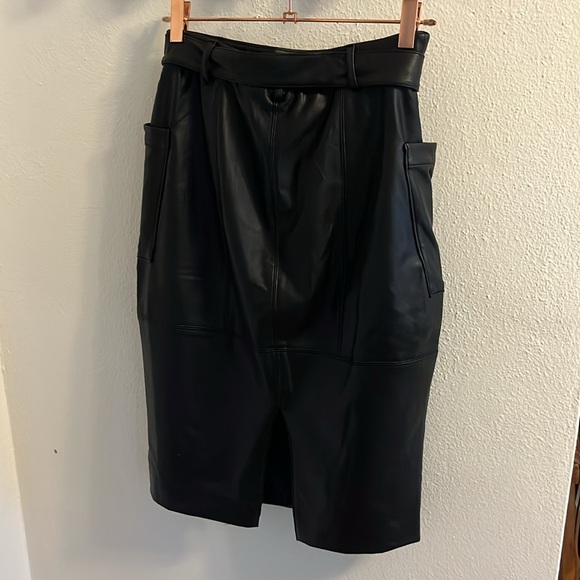 Black pleather Midi Skirt - Picture 5 of 5